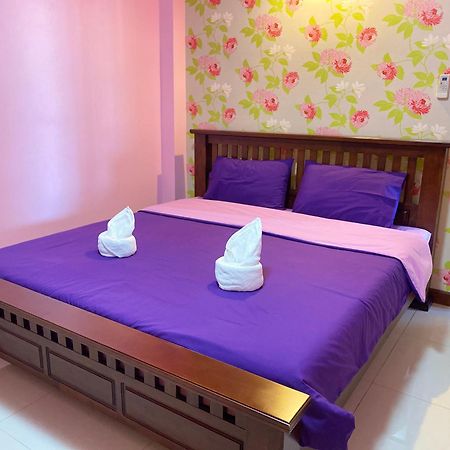 Hotel Rak Ban Kerd House Koh Sichang Exterior foto